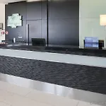 מלון Airport By Ihg 4*