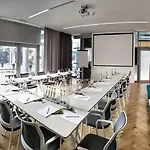 Airport By Ihg Hotel Praha