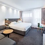 Hotel Airport By Ihg 4*