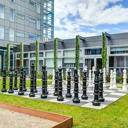 Hotel Airport By Ihg 4*