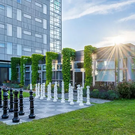Airport By Ihg Hotel 4*