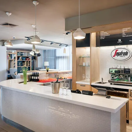 Hotel Airport By Ihg Prag