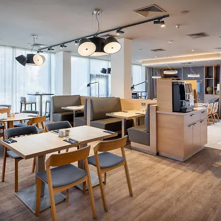 Airport By Ihg Hotel 4*