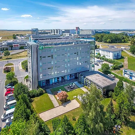 Hotel Airport By Ihg 4*