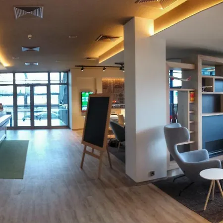 Airport By Ihg Hotell
