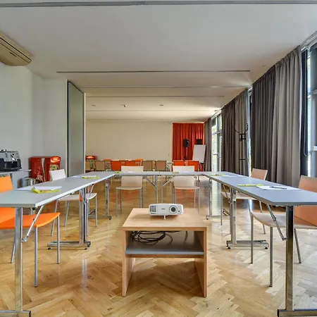 Airport By Ihg Hotel Prague