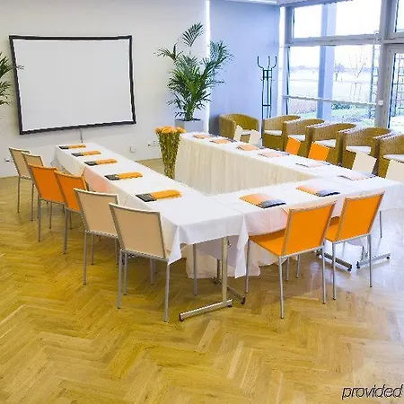 Hotell Airport By Ihg