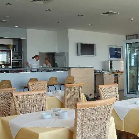Airport By Ihg Prague
