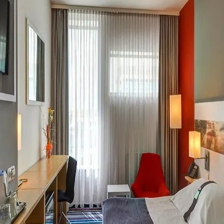 Hotel Airport By Ihg