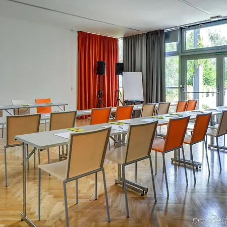Airport By Ihg Prague