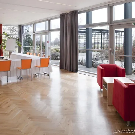 Airport By Ihg Hotell Prag