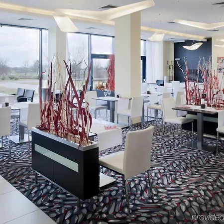 Airport By Ihg Hotell Prag