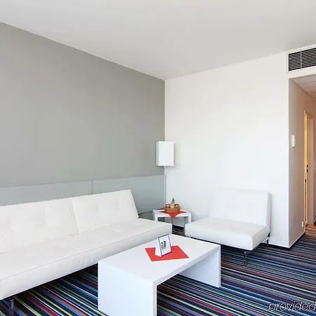 Airport By Ihg Hotel 4*