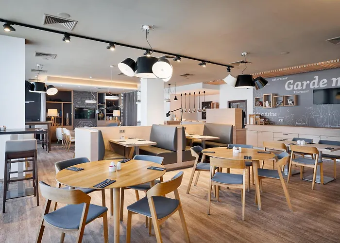 Airport By Ihg Hotell
