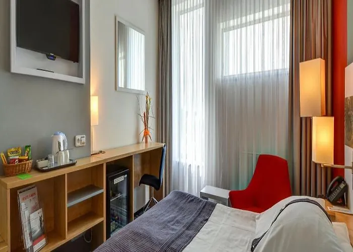 Airport By Ihg 4*