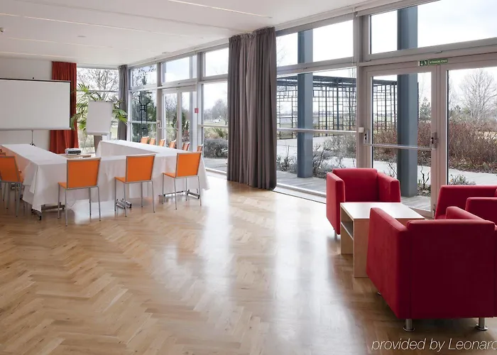 Airport By Ihg Hotell Prag